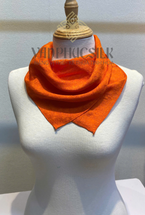 Khăn vuông lụa vân cổ thắt nơ