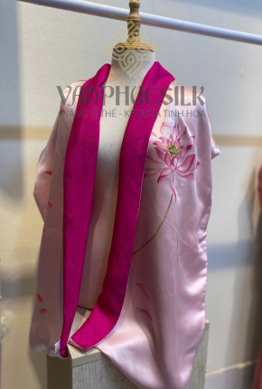 Khăn lụa vân cổ phối màu vẽ hoa sen